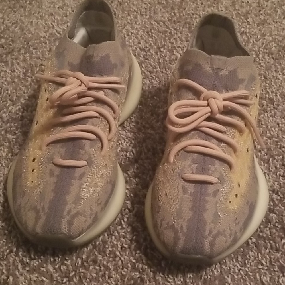 Yeezy 380 mist size 6.5